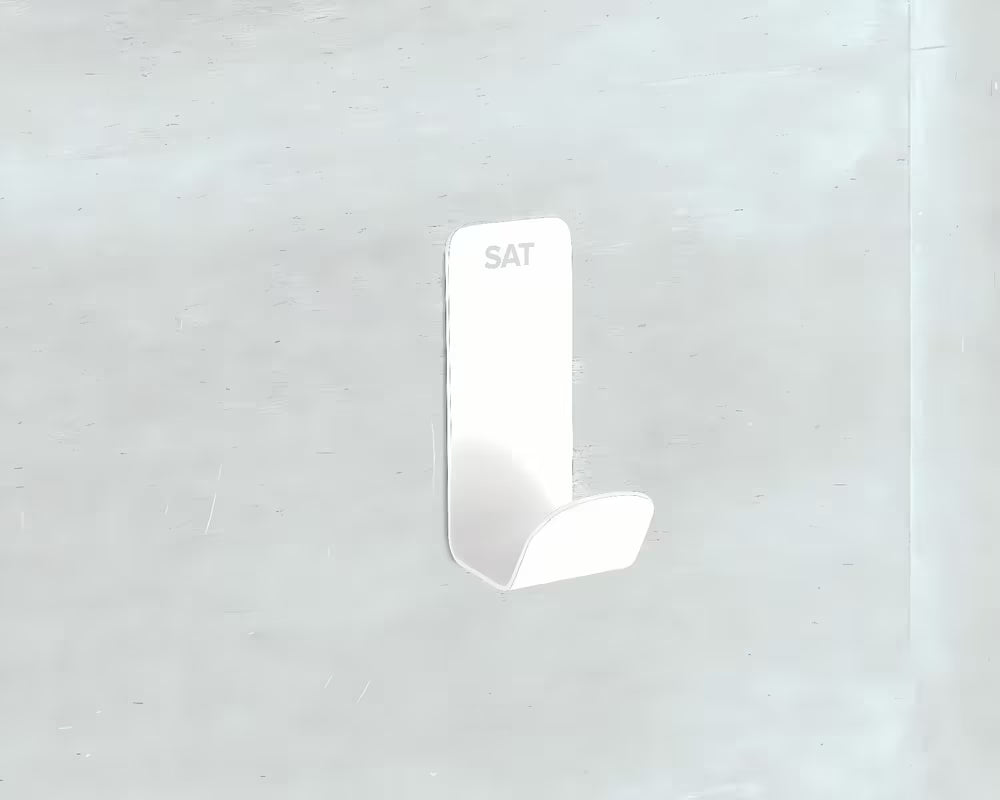 Bijeli kupaonski kukica SAT Mood od nehrđajućeg čelika pro, montaža lijepljenjem bez bušenja.