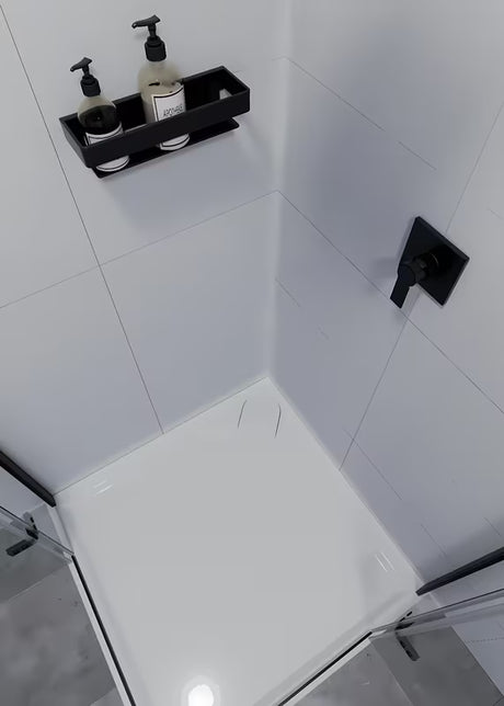 Masivna mesingana zidna polica SAT u mat crnoj izvedbi za tuševi i kupaonicu.