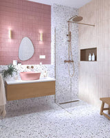 Ružičasto-zlatna ugradbena polica SAT Aurum od nehrđajućeg čelika 304 s okvirom oko niše.