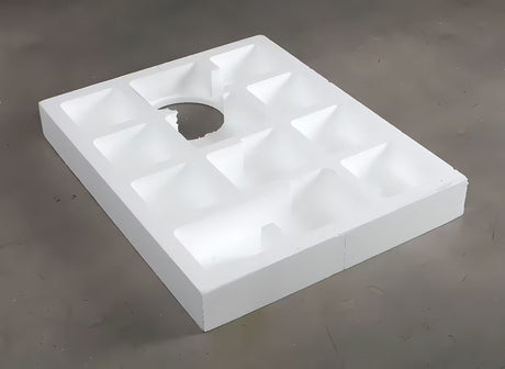 Bijeli polistirenski nosač SAT pro za tuš kadu od izdržljivog HDPS pro za stabilnu i brzu montažu.