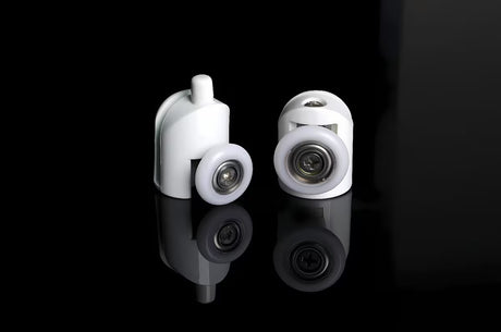 Kvadratna tuš kabina SAT Project 90x90 cm s bijelim profilima, kliznim vratima i tuš kadom