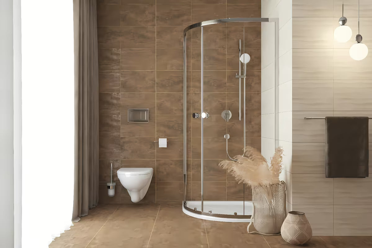 Polukružna tuš kabina SAT Project 90x90 cm s kliznim vratima i prozirnim staklom u sjajnom kromu.