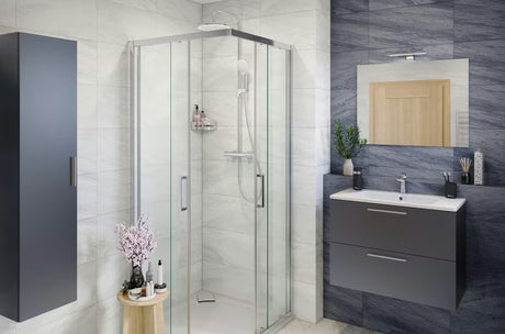 Kutna tuš polica SAT Chrome u krom izvedbi s bijelim plastičnim umetkom od nehrđajućeg čelika