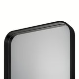 Pravokutno kupaonsko ogledalo SAT 60x80 cm s crnim aluminijskim okvirom, prikladno za okomitu i vodoravnu montažu.