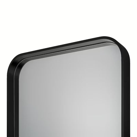 Pravokutno kupaonsko ogledalo SAT 60x80 cm s crnim aluminijskim okvirom, prikladno za okomitu i vodoravnu montažu.