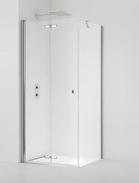 Pravokutna tuš kabina SAT Sk 90x80 cm u sjajnom kromu s prozirnim staklom i preklopnim vratima.