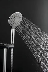 Bijela i krom ručna ručni tuš SAT s tri vrste mlaza i promjerom 12 cm.