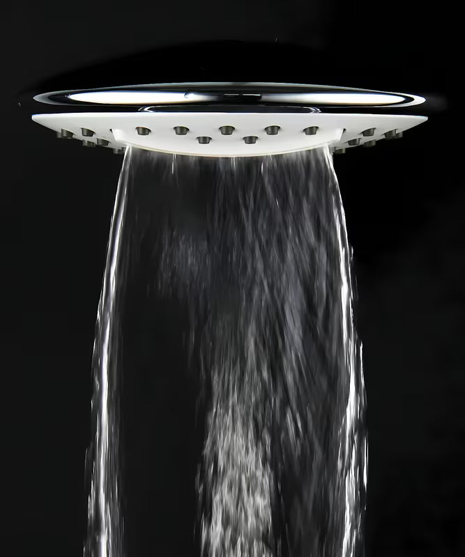 Bijela i krom ručna ručni tuš SAT s tri vrste mlaza i promjerom 12 cm.