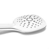 Ručni tuš SAT u bijeloj i krom kombinaciji s prebacivanjem na tipku i tri mlaza, uključujući BoosterSpray.