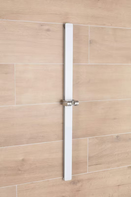 Tuš šipka SAT 80 cm u bijelo-krom izvedbi s kliznim i nagibnim držačem tuševi