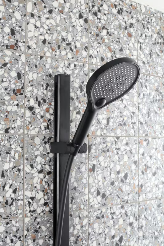 Tuš šipka SAT za zid u crnoj mat boji s kliznim i nagibnim držačem tuševi