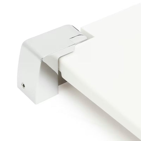 Bijelo sklopivo sjedalo za tuš SAT pro za udobnije i sigurnije tuširanje