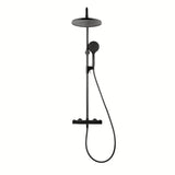 Crni tuš sustav SAT s termostatskom miješalicom sa sigurnosnim graničnikom na 38 °C.