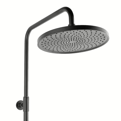 Crni tuš sustav SAT s termostatskom miješalicom sa sigurnosnim graničnikom na 38 °C.