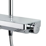 Tuš sustav SAT Chrome s termostatskom miješalicom, staklenom policom te nadglavnim i ručnim tušem u krom izvedbi.