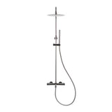 Tuš sustav SAT Dark s termostatskom miješalicom u izvedbi PVD Gun Metal s nadglavnim i ručnim tušem.