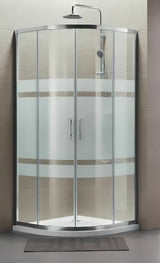 Polukružna tuš kabina SAT Tex 80x80 cm s prozirnim staklom, dekorom Stripe i profilima u sjajnom kromu.