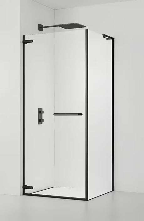Pravokutna tuš kabina SAT TGD New 90x80 cm u crnoj mat boji s prozirnim staklom.