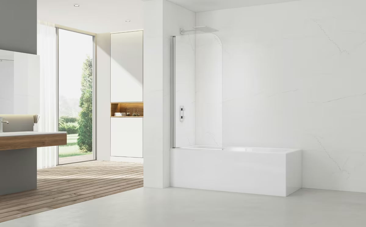 Paravan za Kadu SAT Chrome s kromiranim profilom, zakretnim panelom i staklom s EasyClean obradom, visina 150 cm.