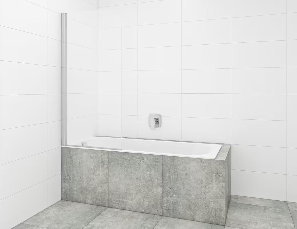 Paravan za Kadu SAT Chrome s kromiranim profilom, zakretnim panelom i staklom s EasyClean obradom, visina 150 cm.