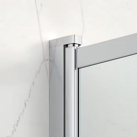 Paravan za Kadu SAT Vision 140x120 cm s kromiranim profilom i prozirnim staklom pro tuširanje u kadi.