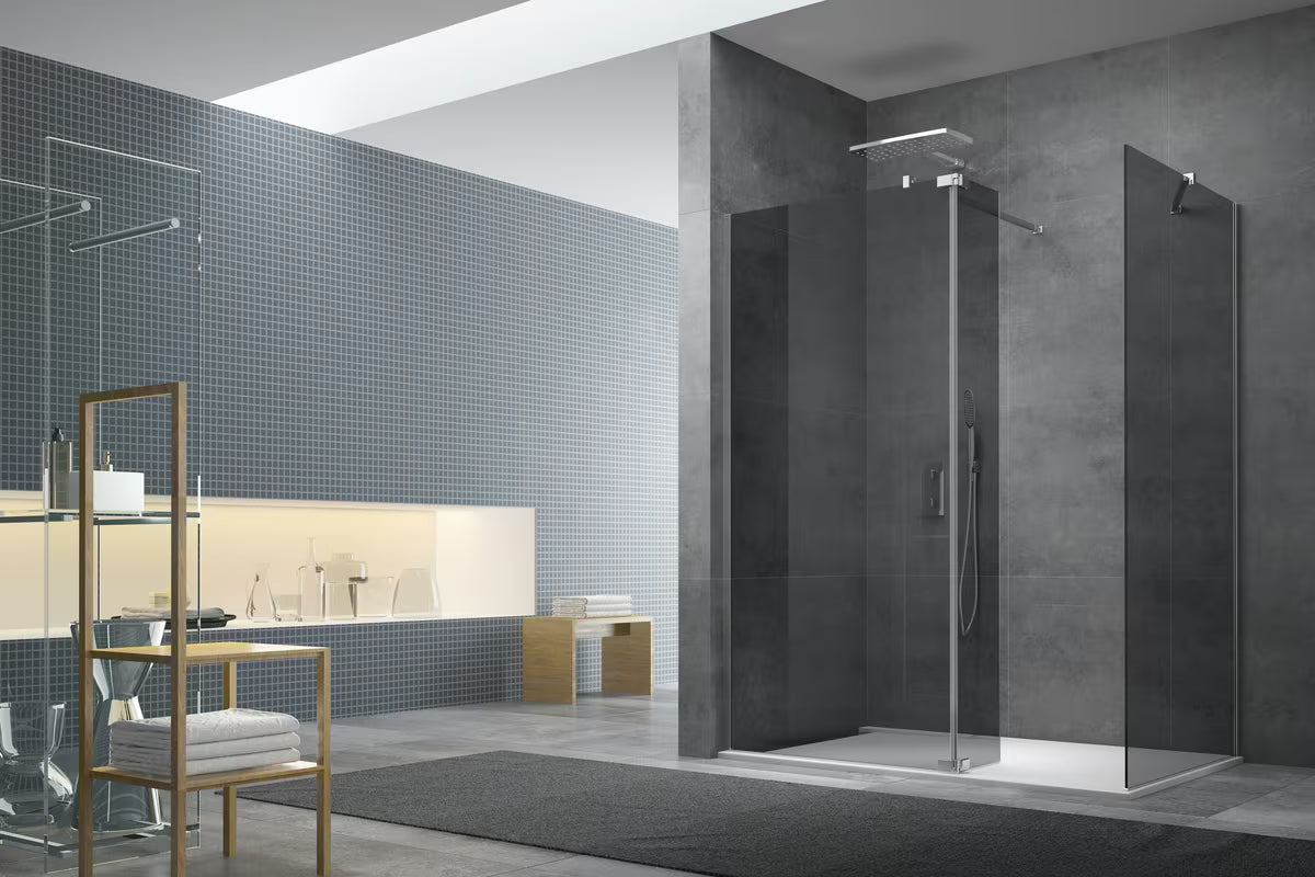 SAT Walk-In okretna preklopna stijena u krom izvedbi kao dodatak walk-in tuš prostoru.