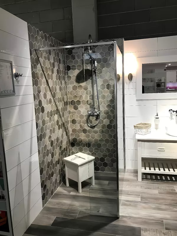 Okretna bočna tuš stijena SAT Walk-in od prozirnog stakla s kromiranim profilima