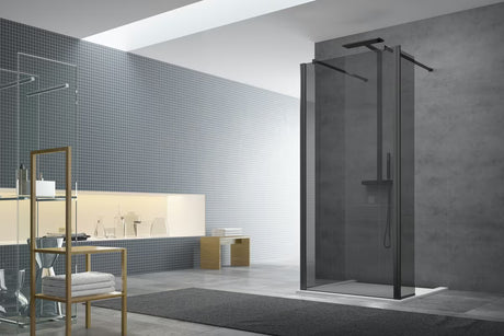 Okretna bočna stijena SAT Walk-in u crnoj izvedbi sa zatamnjenim staklom.