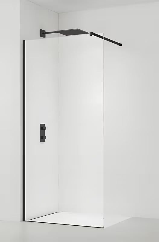 Crna walk-in tuš stijena SAT Walk-in 150 cm s prozirnim sigurnosnim staklom i bezokvirnom izvedbom.