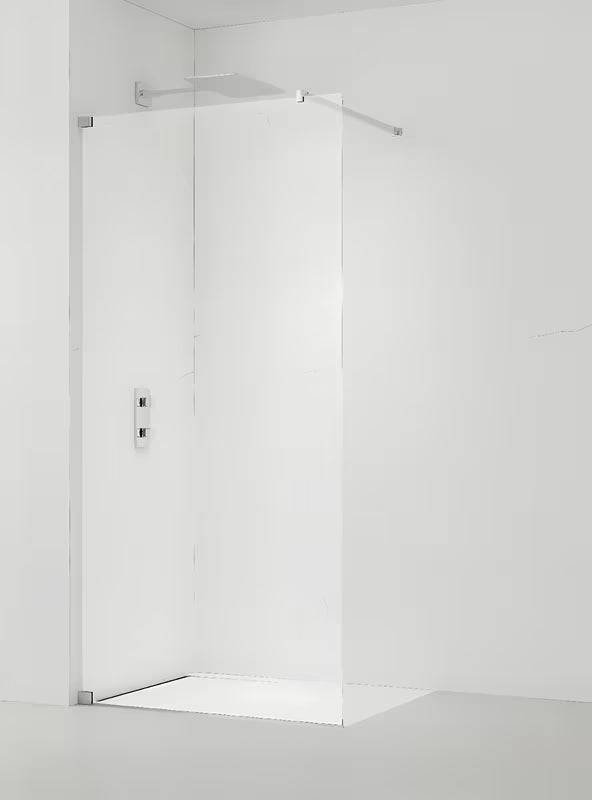 Tuš stijena walk-in SAT Walk-in 70 cm s prozirnim staklom bez dekora i profilima u sjajnom kromu.