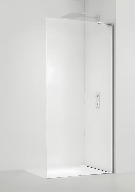 Walk-in tuš stijena SAT Walk-in 90 cm u krom izvedbi s prozirnim sigurnosnim staklom i bezokvirnom izvedbom.
