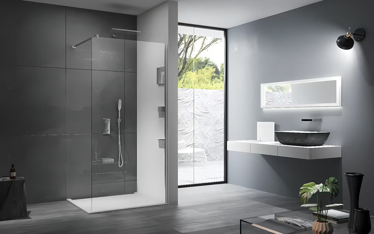 Kromirani profilni prihvat SAT Walk-in pro za tuš paravan s donjom brtvenom letvicom i montažnim paketom.