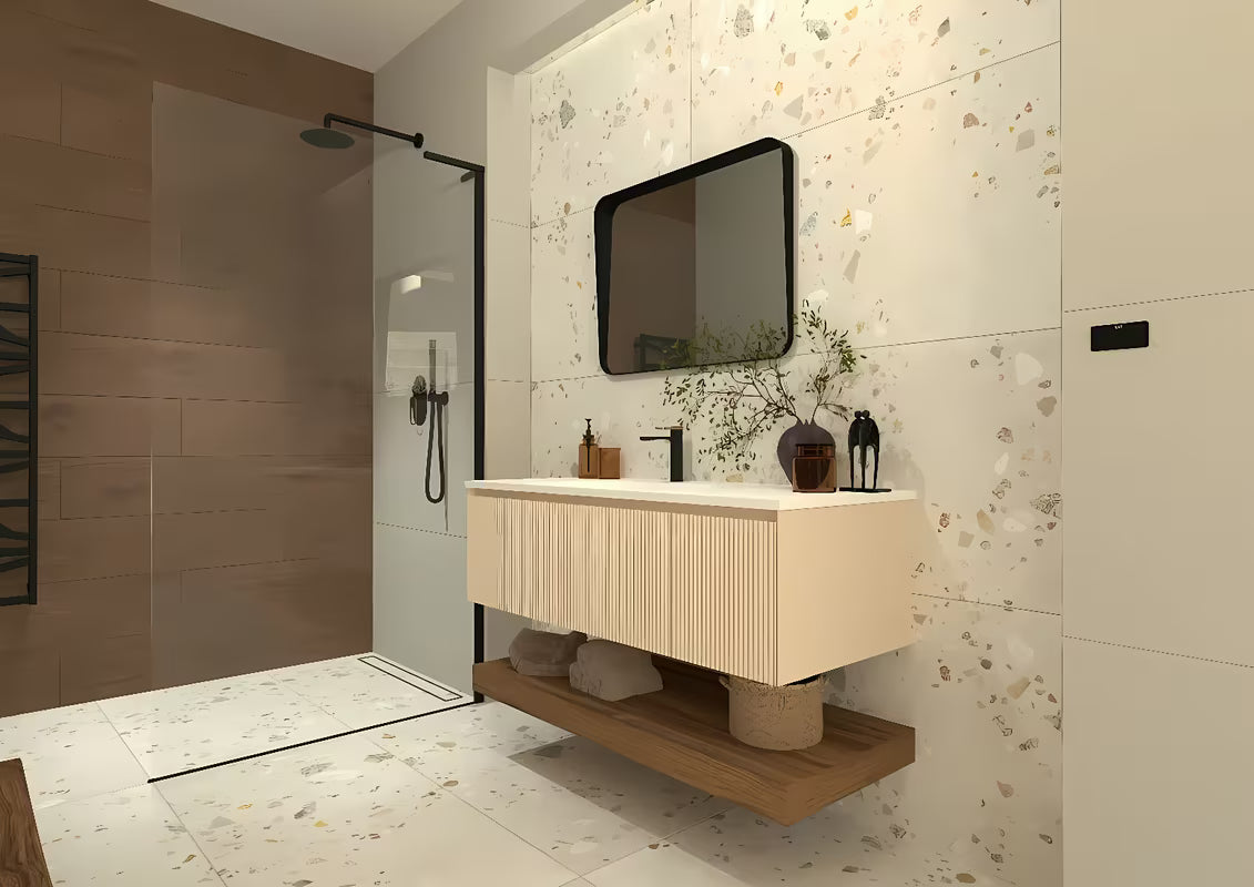 Walk-in tuš stijena SAT Walk-in 110 cm u mat crnoj boji s prozirnim staklom i bezokvirnom izvedbom.