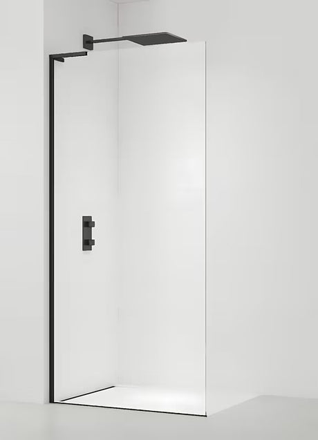 SAT Walk-in tuš stijena Walk-In 120 cm u mat crnoj boji s prozirnim staklom i bezokvirnom izvedbom.