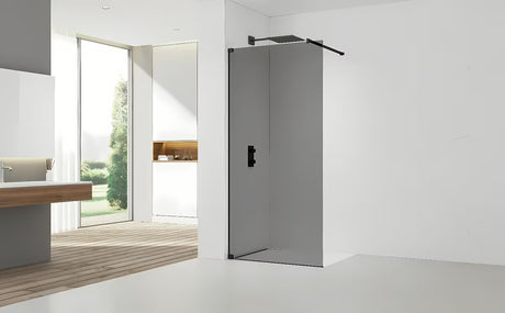 SAT Walk-in tuš stijena Walk-In 120 cm u crnoj izvedbi s neprozirnim zatamnjenim staklom.