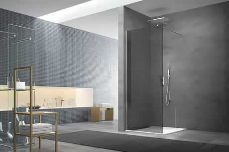 SAT Walk-in tuš stijena Walk-In 120 cm od neprozirnog dimljenog stakla s profilima u sjajnom kromu.