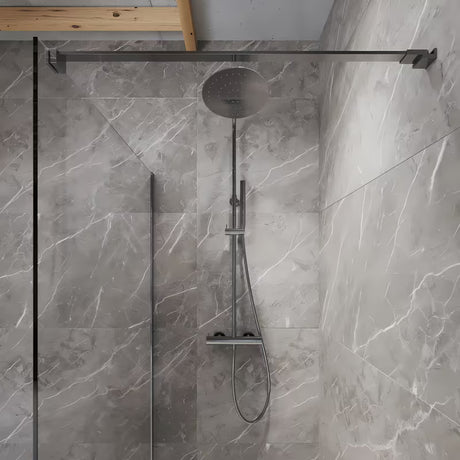 SAT Walk-in tuš stijena Walk-In 80 cm u crnoj izvedbi s prozirnim staklom i PVD Gun metal potpornom šipkom.