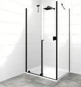 Pravokutna tuš kabina SAT Xmotion 110x80 cm u crnoj izvedbi s prozirnim staklom i kliznim otvaranjem.