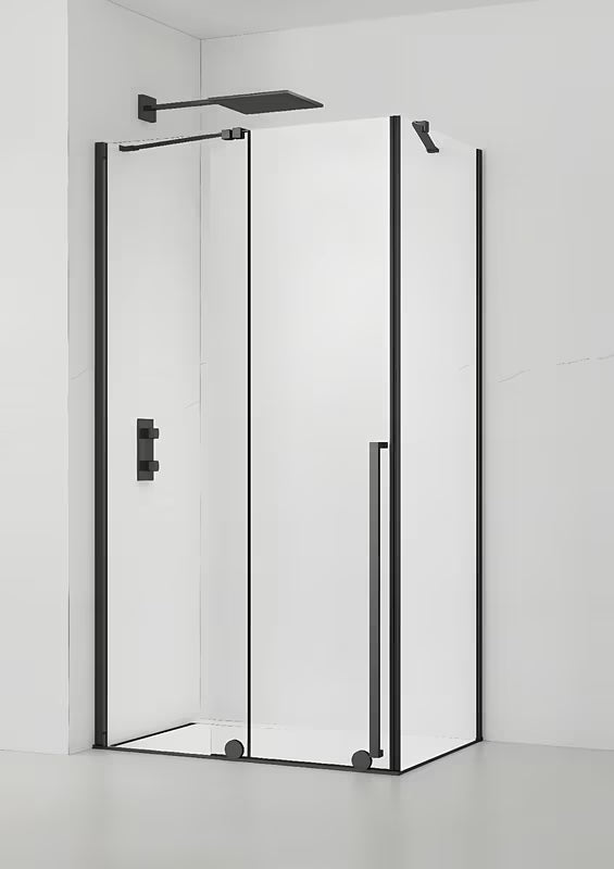Tuš kabina SAT Xmotion 120x90 cm u crnoj izvedbi s prozirnim staklom i kliznim sustavom.