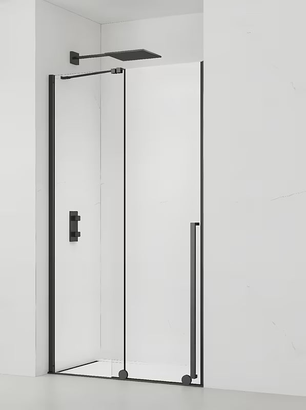 Tuš vrata walk-in SAT Walk-In Xmotion 140 cm u crnoj izvedbi s prozirnim staklom i kliznim sustavom.