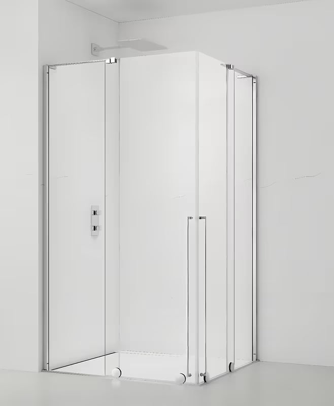 Kvadratna tuš kabina SAT Walk-In Xmotion 100x100 cm s kliznim vratima i prozirnim staklom u sjajnom kromu.