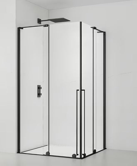 Pravokutna tuš kabina SAT Xmotion 120 x 100 cm u crnoj izvedbi s prozirnim staklom i kliznim vratima.