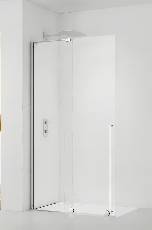 Tuš stijena Walk-In SAT Walk-In Xmotion 110 cm u sjajnom kromu s prozirnim staklom i kliznim sustavom.
