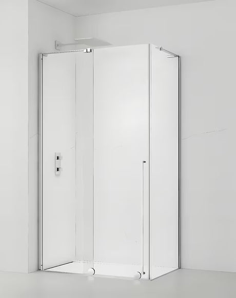 Pravokutna tuš kabina SAT Walk-In Xmotion 110x100 cm u sjajnom kromu s prozirnim staklom i kliznim vratima.