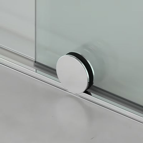 Tuš vrata SAT Xmotion 120 cm za nišu u sjajnom kromu s prozirnim staklom i kliznim otvaranjem.