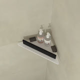 Set kupaonskih dodataka SAT X-Way s izdržljivom PVD površinskom obradom pro usklađen izgled kupaonice.