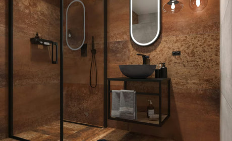 Ovalno kupaonsko ogledalo SAT 40x80 cm u crnom okviru s LED osvjetljenjem i sa senzorskim upravljanjem.