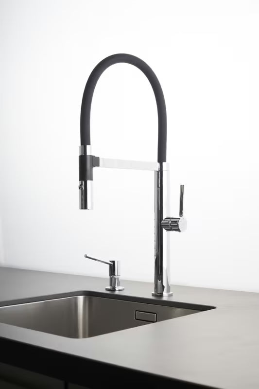 SIKO jednoručna baterija stojeća miješalica za sudoper crni krom s tušem pričvršćenim magnetom