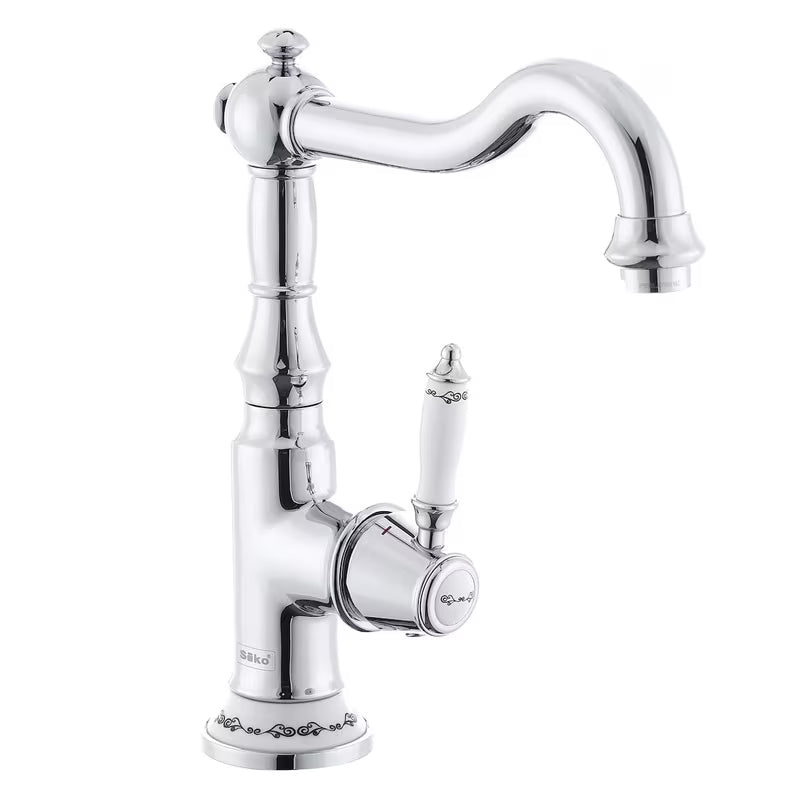 Kromirana miješalica za sudoper SIKO Provence s upravljanjem polugom i zakretnim izljevom u retro dizajnu.
