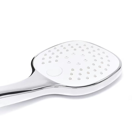 Bijela ručna tuš slušalica SIKO s kromiranim detaljem, tipkom pro za prebacivanje i silikonskim mlaznicama.